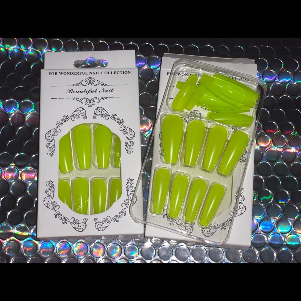 💚Lime Green Press On Nails 💚